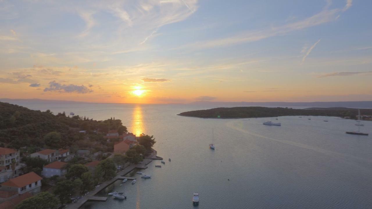 Apartments Indira Lovište Εξωτερικό φωτογραφία