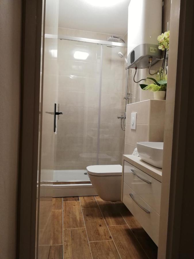 Apartments Indira Lovište Εξωτερικό φωτογραφία
